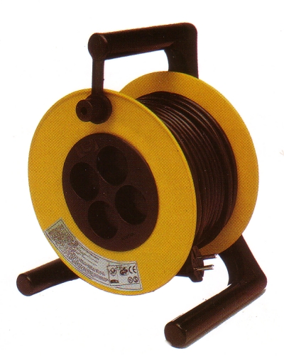 Enrollador de cable especialmente diseñado para bricolaje y talleres.