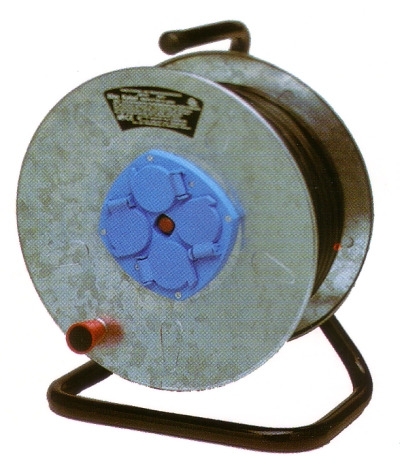 Tambor enrollador de cable especialmente diseñado para el trato duro en obras, talleres,...