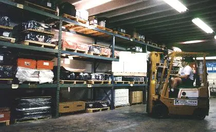 Almacén de baterías desde donde se distribuyen a talleres, cooperativas, ferreterías...